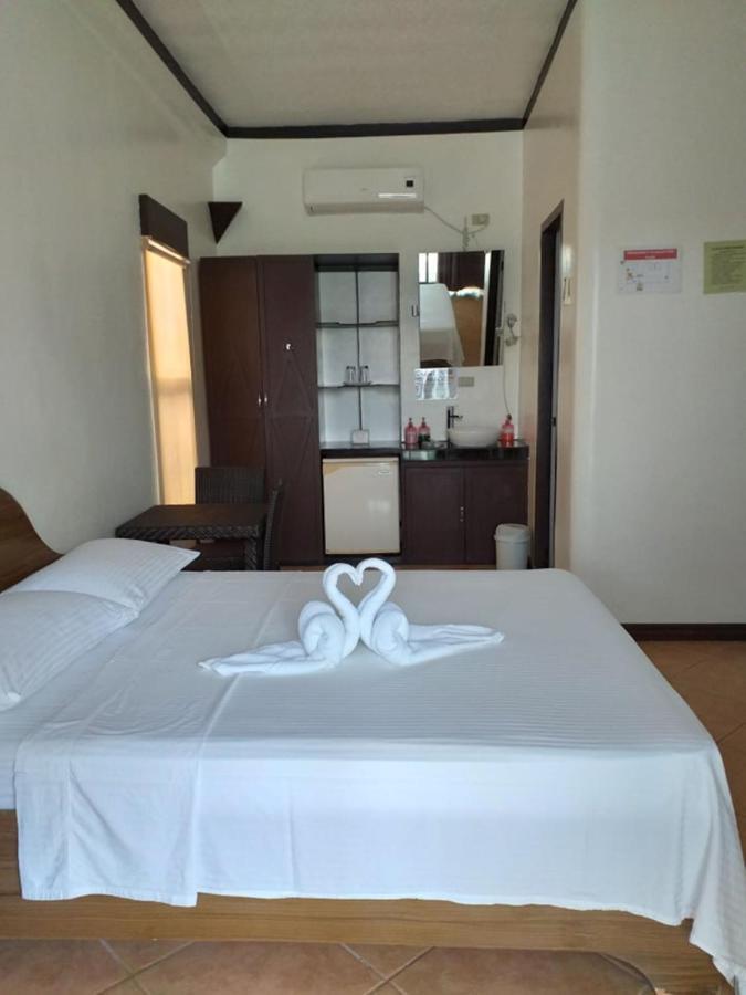 Turtle Inn Resort Manoc-Manoc Екстериор снимка